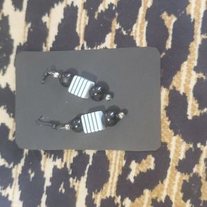 THANDMADE EARRINGS HANDCRAFTED BEADED WHITE AND BLACK DANGLES